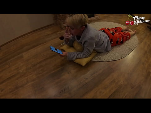 ❤️ Τρελή ξανθιά ρουφάει τεράστιο πουλί και χοροπηδάει πάνω του - πρωκτικό σεξ ❤️❌ Πόρνο vk ❤